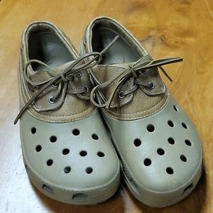 Men's size 12 islander leather crocs